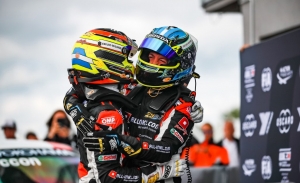 Girolami retiene el liderato del WTCR en Slovakia Ring