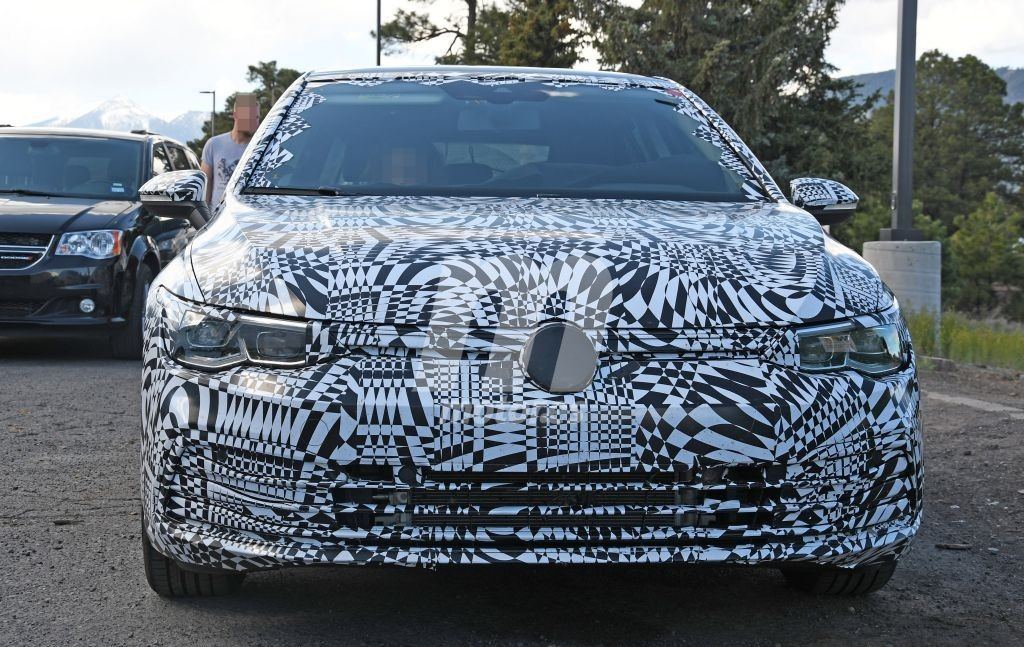 nuevas-fotos-espia-desvela-el-interior-del-nuevo-volkswagen-golf-201957437-1557953439_12.jpg
