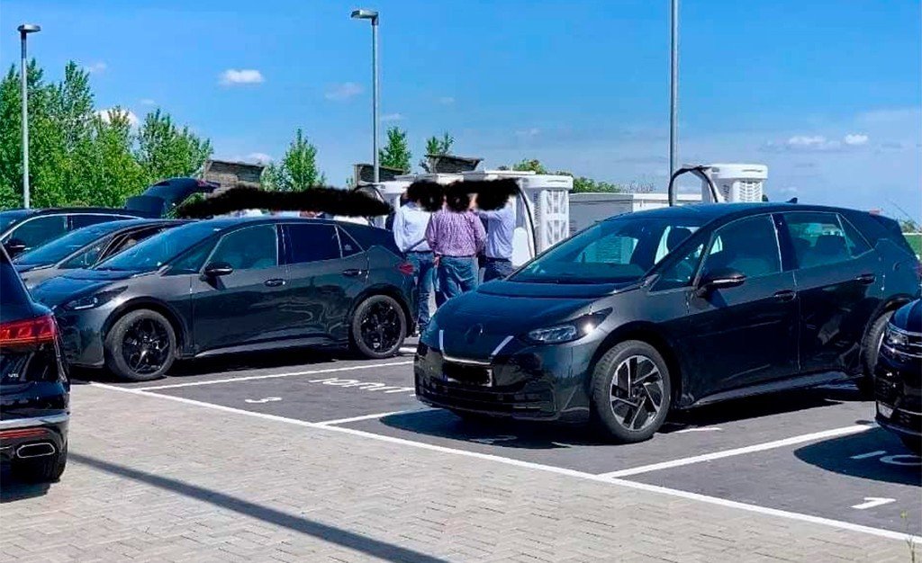 seat-el-born-foto-espia-201957723-1558717562_1.jpg