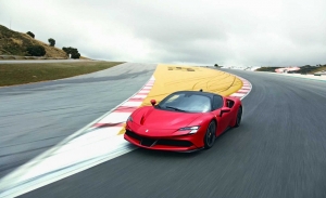 El funcionamiento del esquema híbrido del Ferrari SF90 Stradale en vídeo