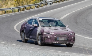 El desarrollo del nuevo Hyundai Elantra sigue adelante y una vez más ha sido cazado