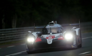 Los 'safety cars' marcan la pelea entre los Toyota por la victoria