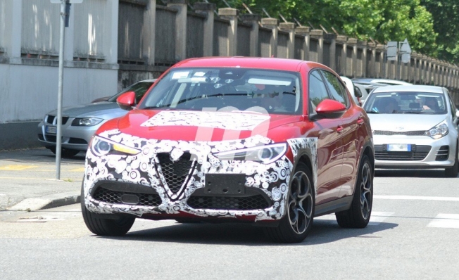 Alfa Romeo Stelvio 2020 - foto espía frontal