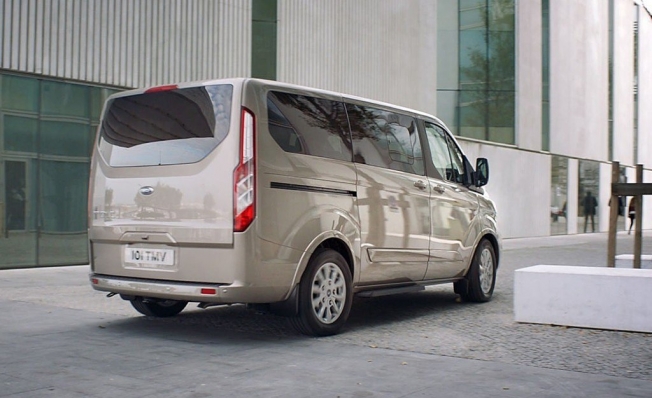 Ford Tourneo Custom - posterior