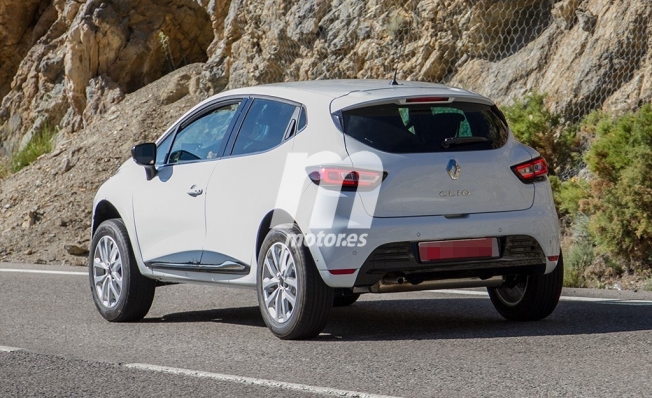 Foto espía de nuevo SUV de segmento B de Renault