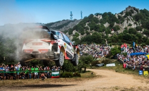 Ott Tänak pone una marcha más y se escapa en Cerdeña