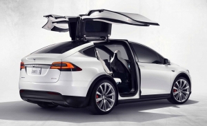 Tesla cambia el color base negro por otro blanco en toda la gama