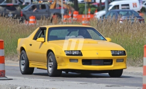 Extraña mula del Chevrolet Camaro Gen-3 cazada en la pista de pruebas de GM