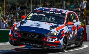 Norbert Michelisz gana en Vila Real y aprieta el WTCR