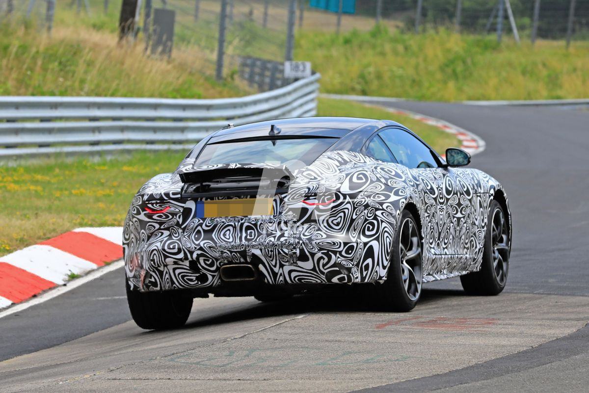 jaguar-f-type-coupe-2020-fotos-espia-nurburgring-201958779-1561998576_24.jpg