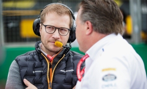 McLaren niega que su motor Renault sea menos potente que el del equipo oficial