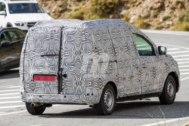 Dacia Dokker 2020 - foto espía posterior