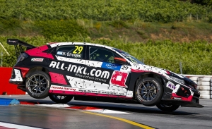 Girolami lidera los primeros libres del WTCR en Vila Real