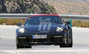 El nuevo Porsche 911 Turbo Cabriolet pierde algo de camuflaje y estrena nueva capota