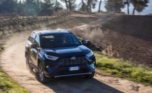 Toyota se alía con CATL, que le suministrará baterías para coches eléctricos