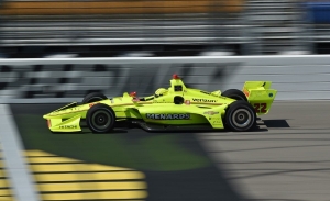 Un Pagenaud enrachado lidera la paliza de Penske en la pole de Iowa