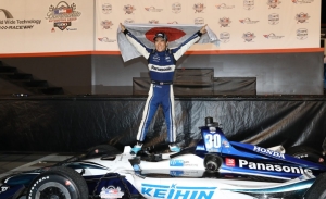 Takuma Sato vence en la lotería de Gateway por sólo 39 milésimas
