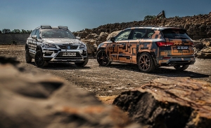 El JE Design CUPRA Ateca Widebody se mancha de barro junto al Ateca All Terrain