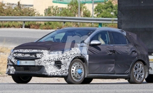 El nuevo Kia XCeed PHEV cazado a plena luz del día, llegará al mercado en 2020