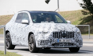 El futuro Mercedes-AMG GLA 35 4MATIC, cazado a las puertas de Nürburgring