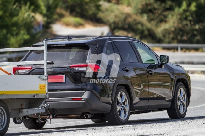 Toyota RAV4 PHEV - foto espÃ-a posterior