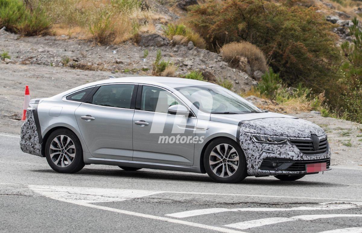 renault-talisman-facelift-fotos-espia-20