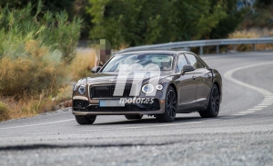 El nuevo Bentley Flying Spur Speed hace su primera aparición en fotos espía