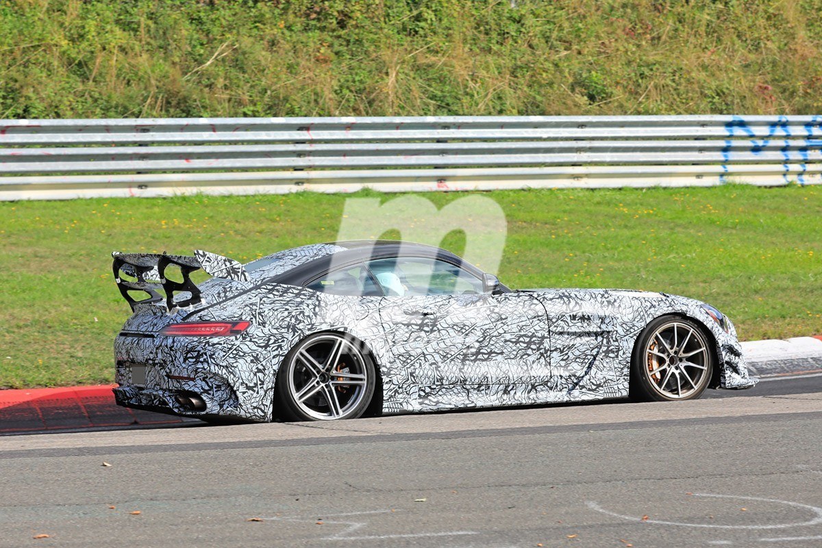 el-mercedes-amg-gt-r-black-series-nos-mu