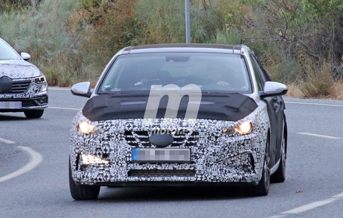 hyundai-i30-facelift-fotos-espia-detalle