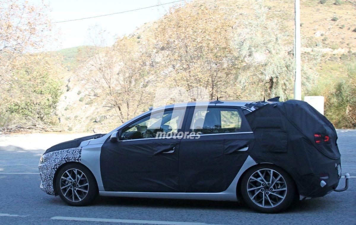 hyundai-i30-facelift-fotos-espia-detalle