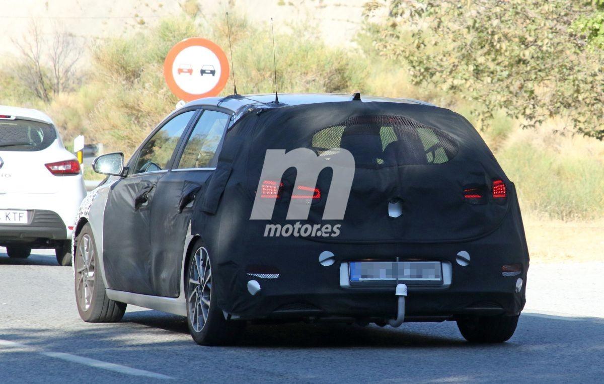hyundai-i30-facelift-fotos-espia-detalle