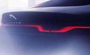 Un teaser del futuro Jaguar XJ se cuela en la presentación del Defender