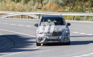 El nuevo Mercedes-AMG GLB 45 4MATIC vuelve a dejarse ver en pruebas de carretera