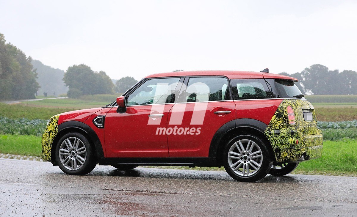 mini-countryman-2021-fotos-desarrollo-20