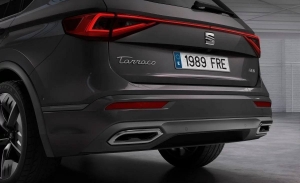 SEAT destaca sus modelos electrificados con nuevos emblemas manuscritos