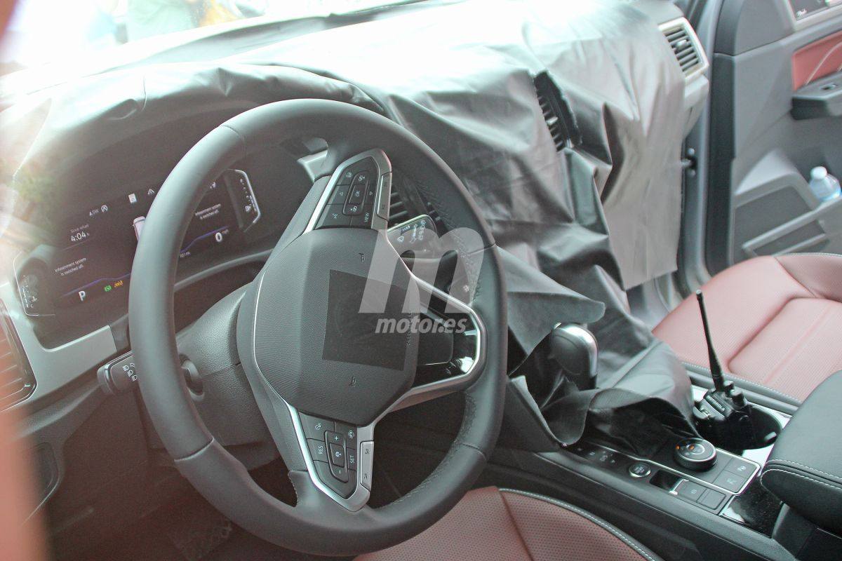 volkswagen-atlas-cross-sport-interior-fo