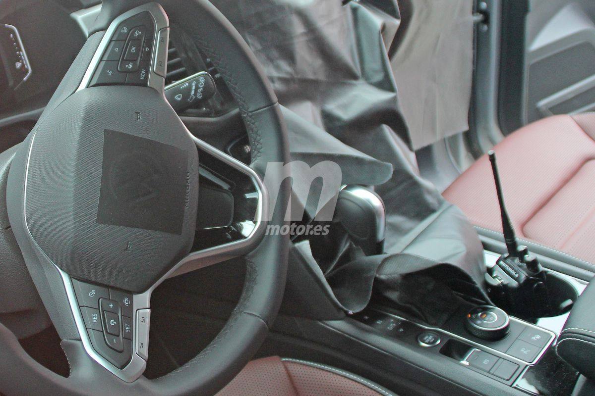 volkswagen-atlas-cross-sport-interior-fo