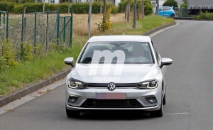 El nuevo Volkswagen Golf GTE, cazado en fotos espía completamente destapado