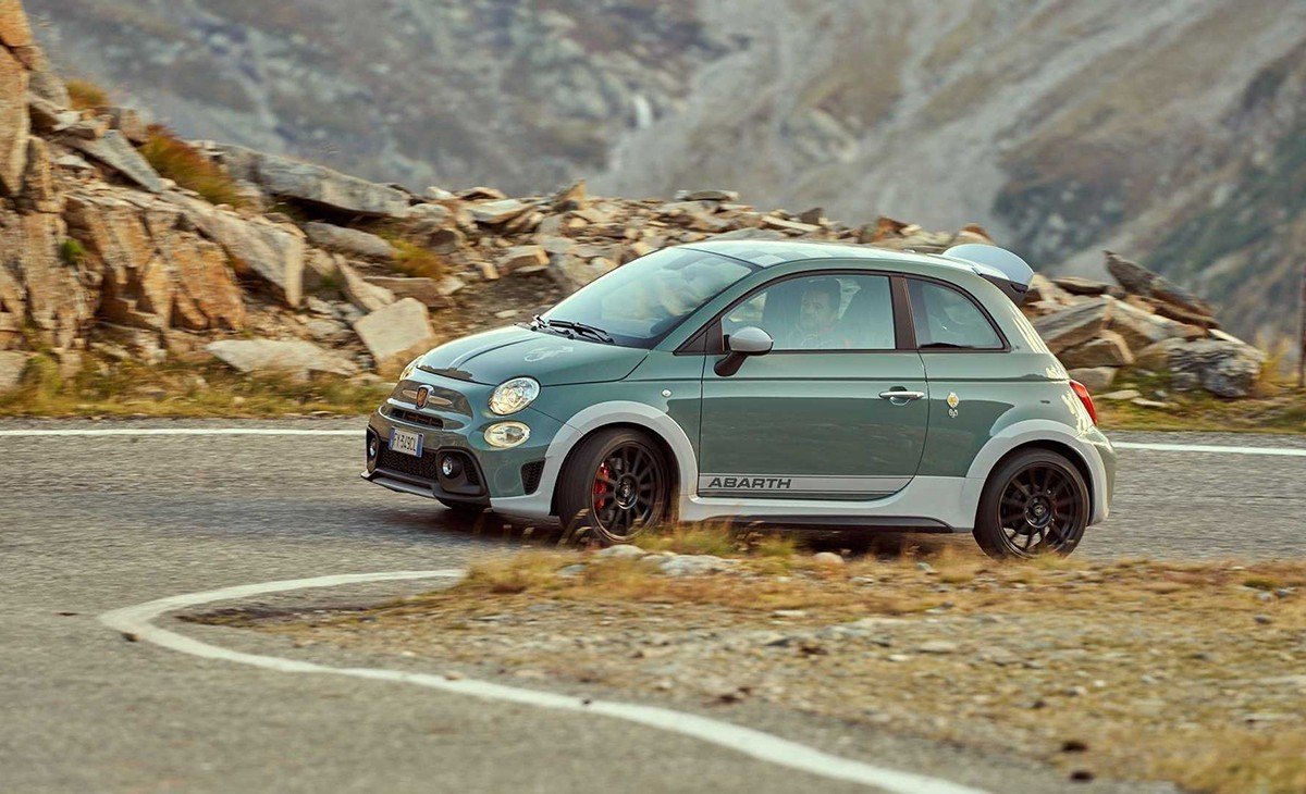abarth-695-70-anniversario-201961355-1570188758_4.jpg