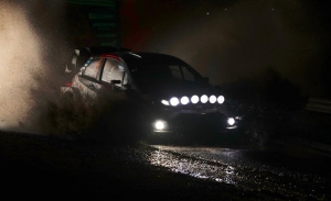 Kris Meeke supera a un sorprendente Petter Solberg en 'Oulton Park'
