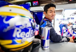Horner descarta a Yamamoto como piloto titular para Toro Rosso