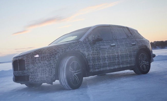 BMW iNEXT 2021