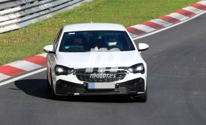 El actualizado Opel Insignia GSi deja nuevos detalles a la vista a su paso por Nürburgring