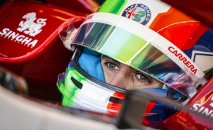 Giovinazzi renueva con Alfa Romeo para 2020