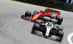 Hamilton: "Nos falta potencia en comparación con Red Bull y Ferrari"