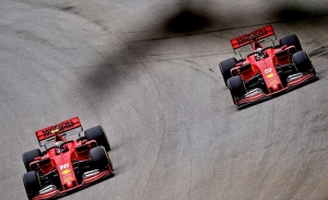 Leclerc y Vettel hacen que Ferrari implosione: "A veces estas cosas pasan"