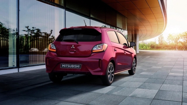 Mitsubishi Space Star 2020 - posterior