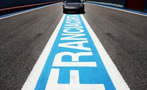 Porsche transformará un antiguo hipódromo de Italia en un avanzado centro de experiencia