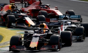 Verstappen y Albon, con más neumáticos blandos que Mercedes y Ferrari en Yas Marina