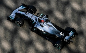 Russell lidera con Mercedes y Ferrari cierra 2019 contra el muro